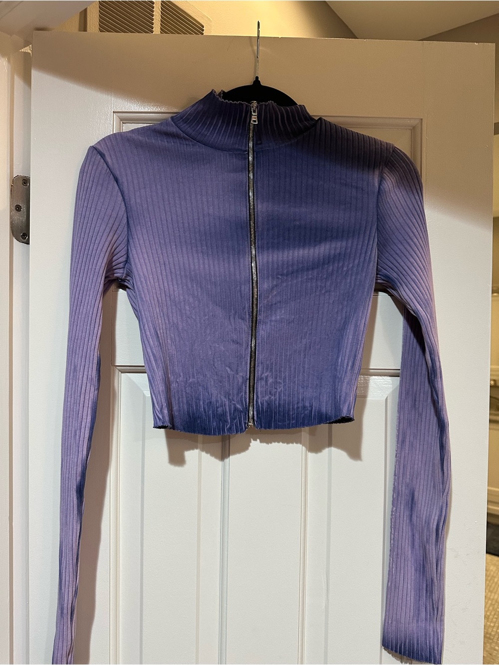 Cotton Citizen Purple Ribbed Zip-Front Long-Sleeve Crop Top